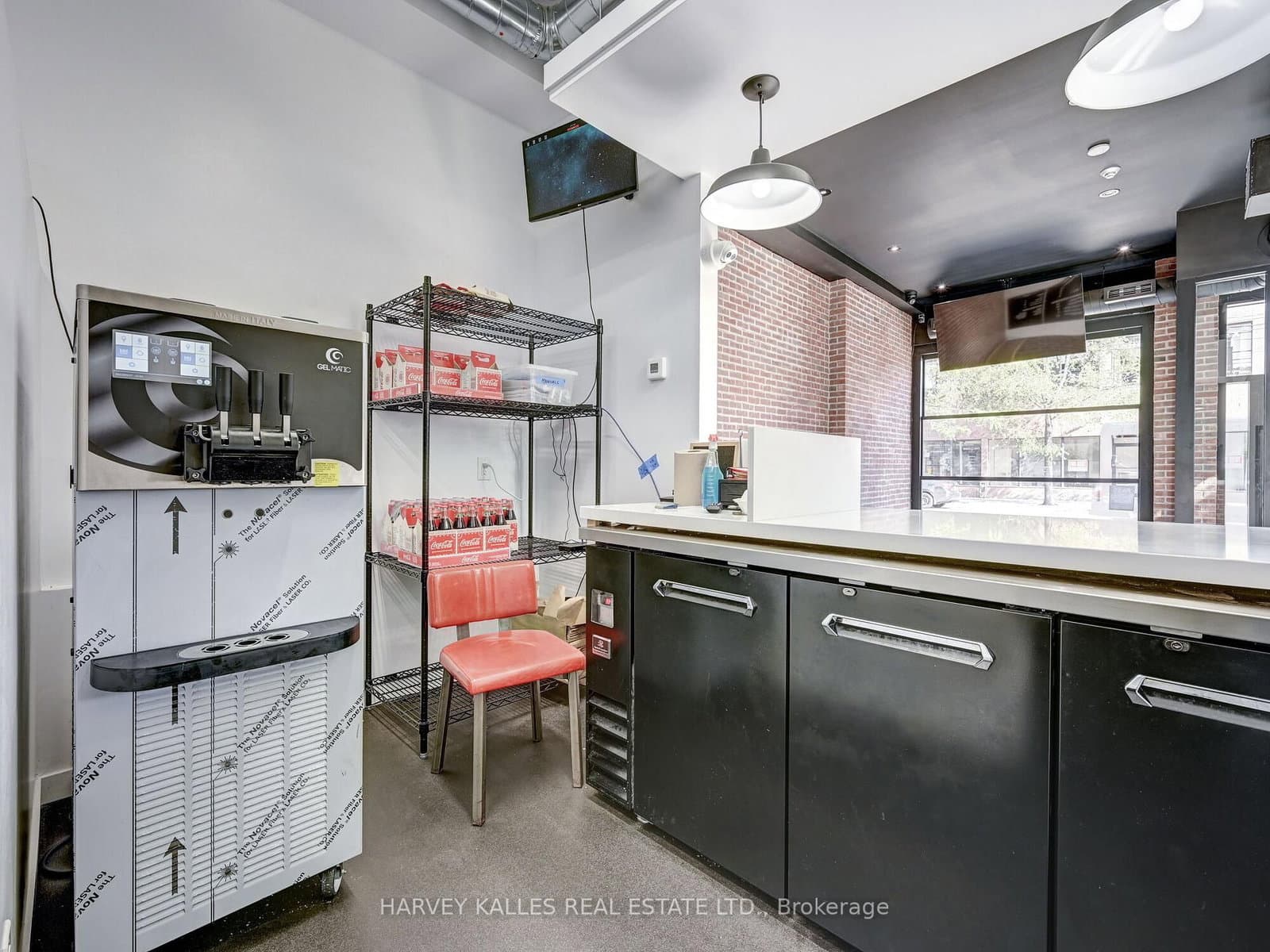 885 Dundas Street W thumbnail 10