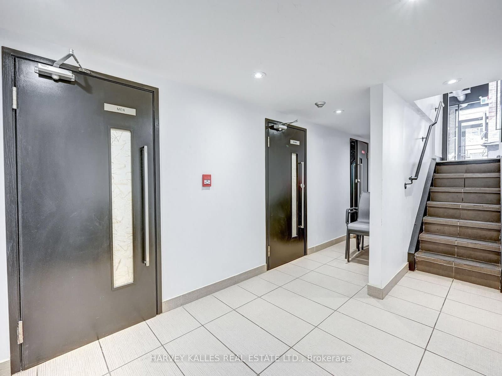 885 Dundas Street W thumbnail 15