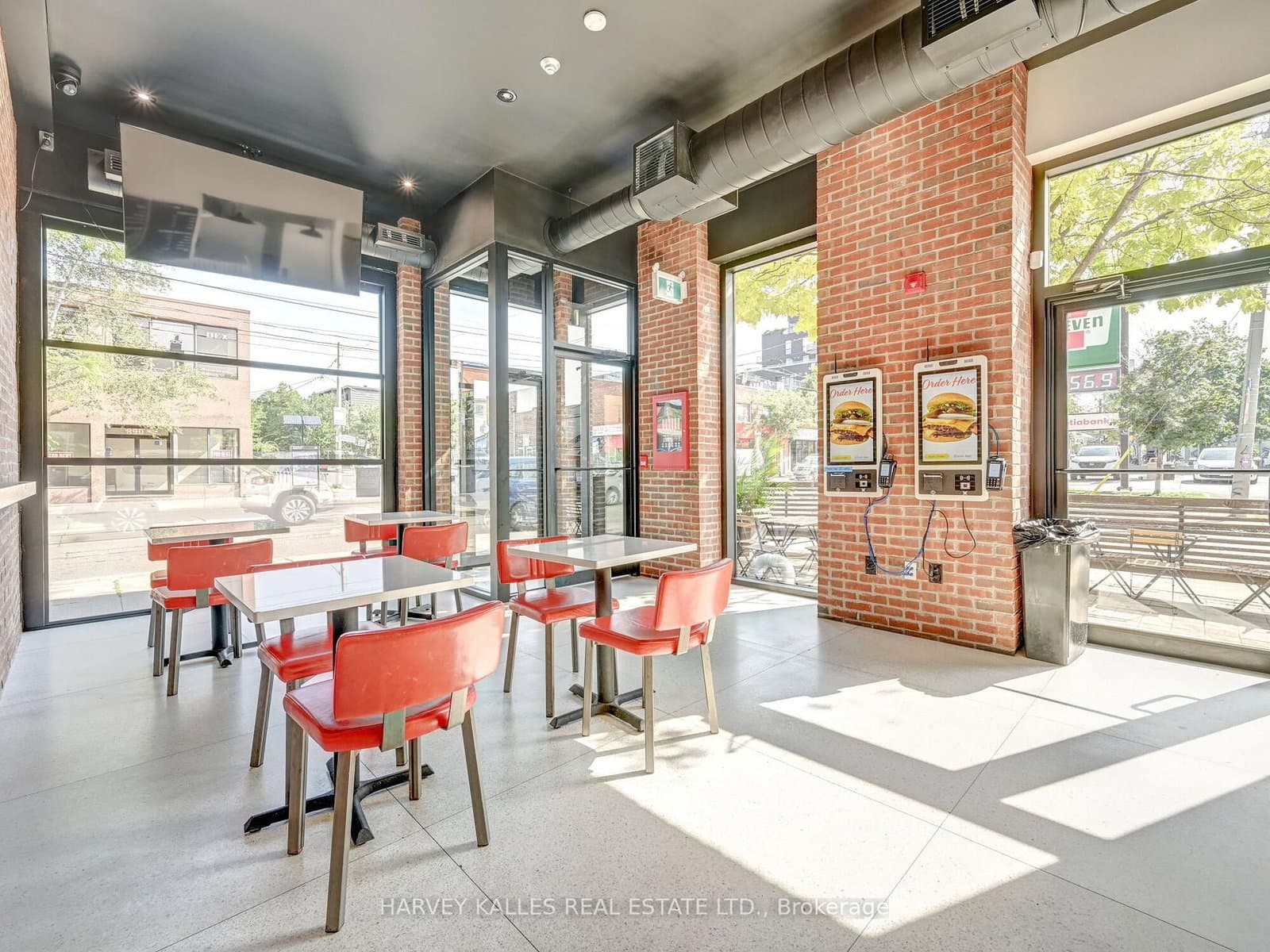 885 Dundas Street W thumbnail 7