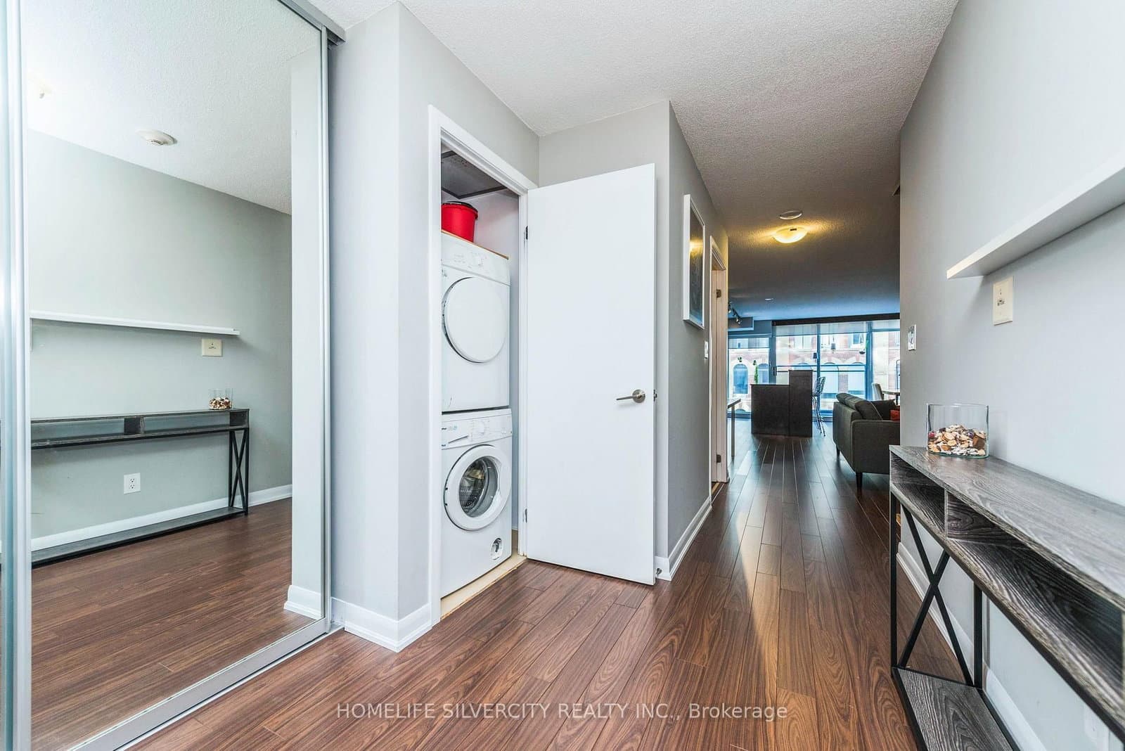 205 Frederick Street, Unit 404 thumbnail 3