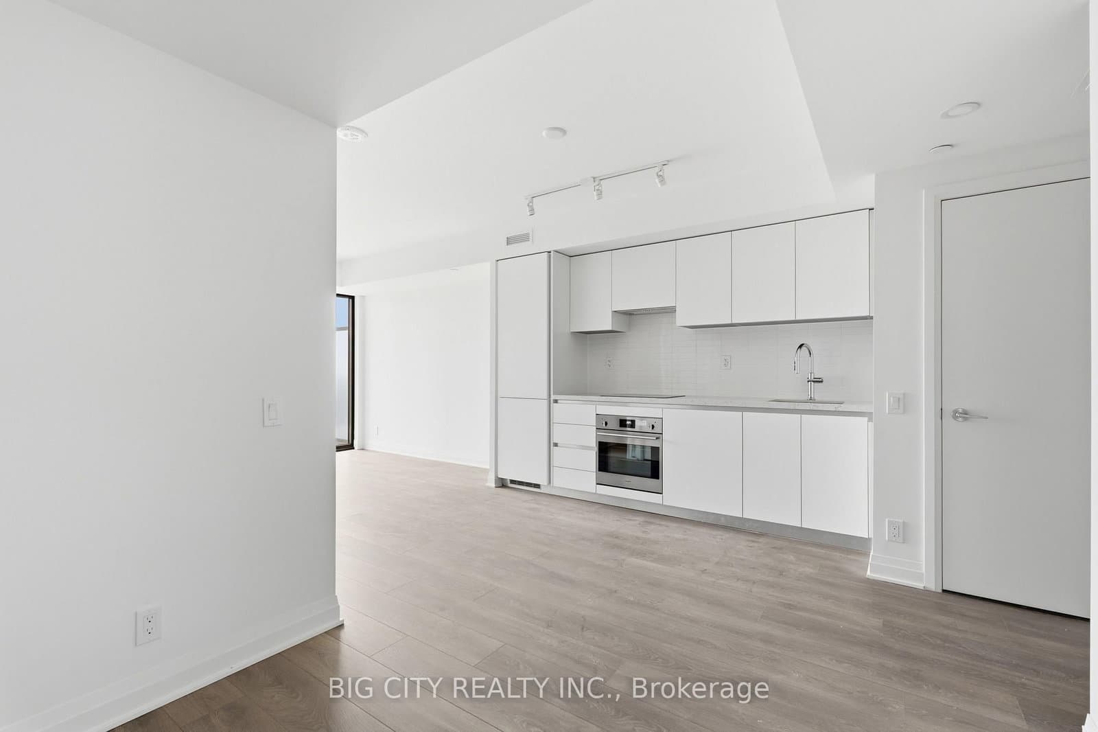 25 Frederick Todd Way, Unit 508 thumbnail 5