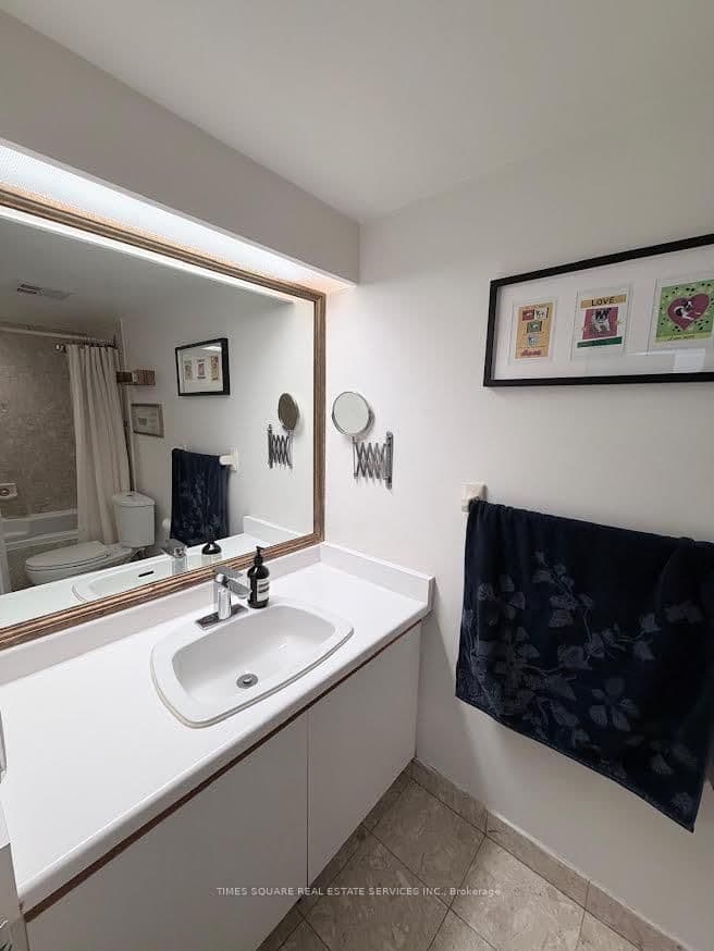 55 Centre Avenue, Unit 2003 thumbnail 13