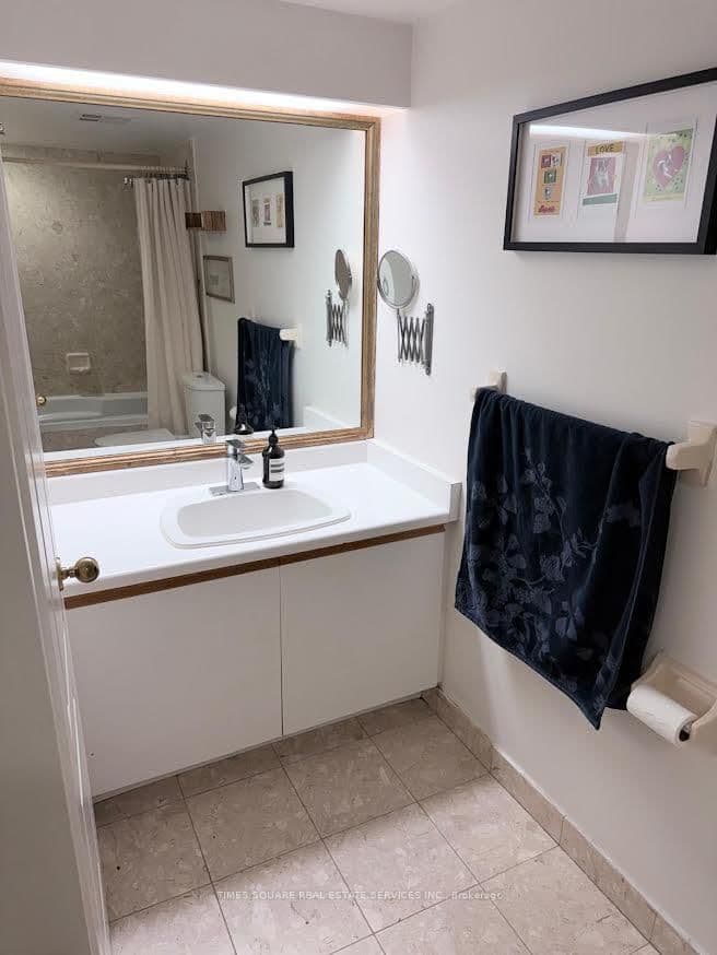55 Centre Avenue, Unit 2003 thumbnail 15