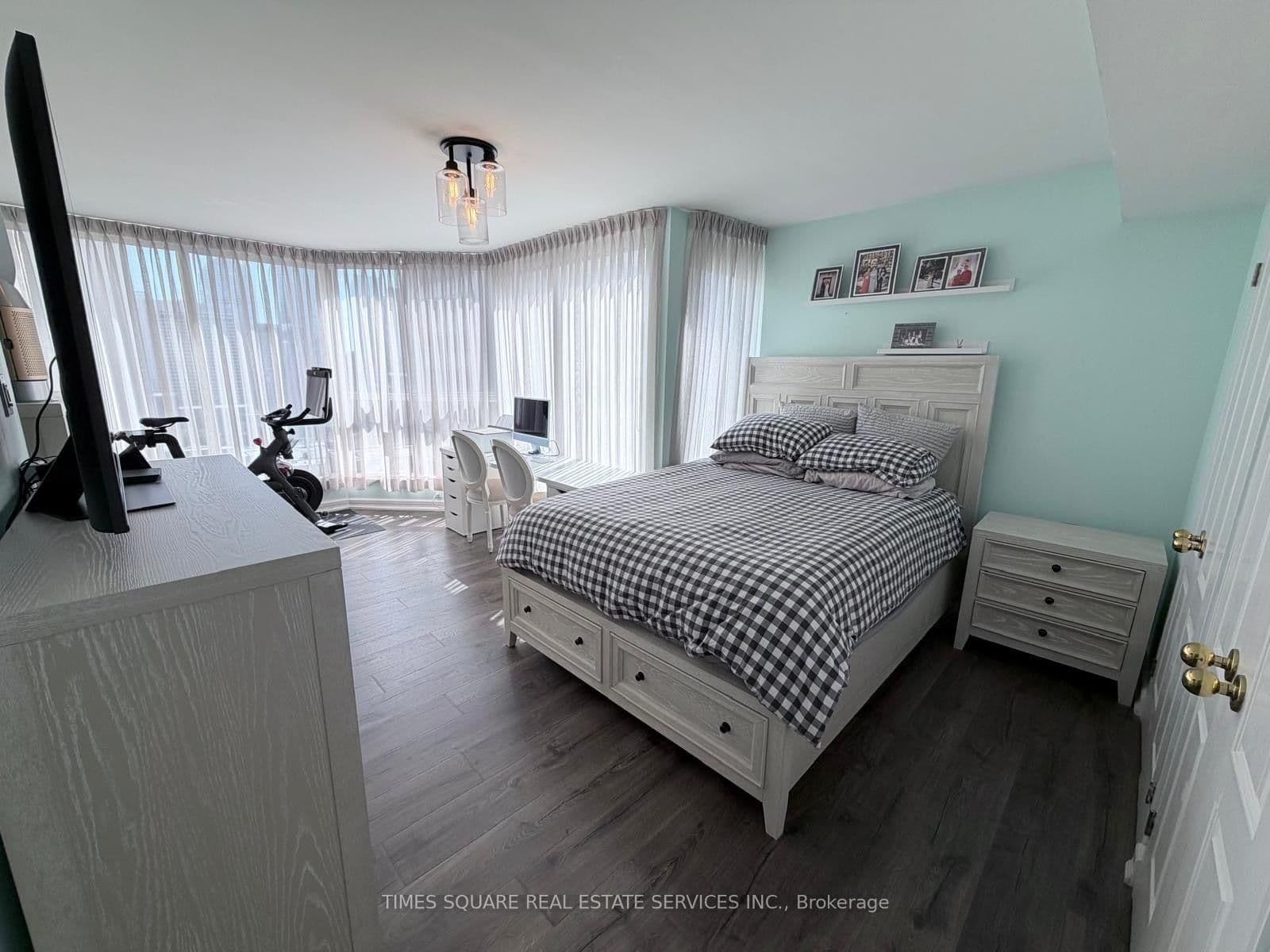 55 Centre Avenue, Unit 2003 thumbnail 5