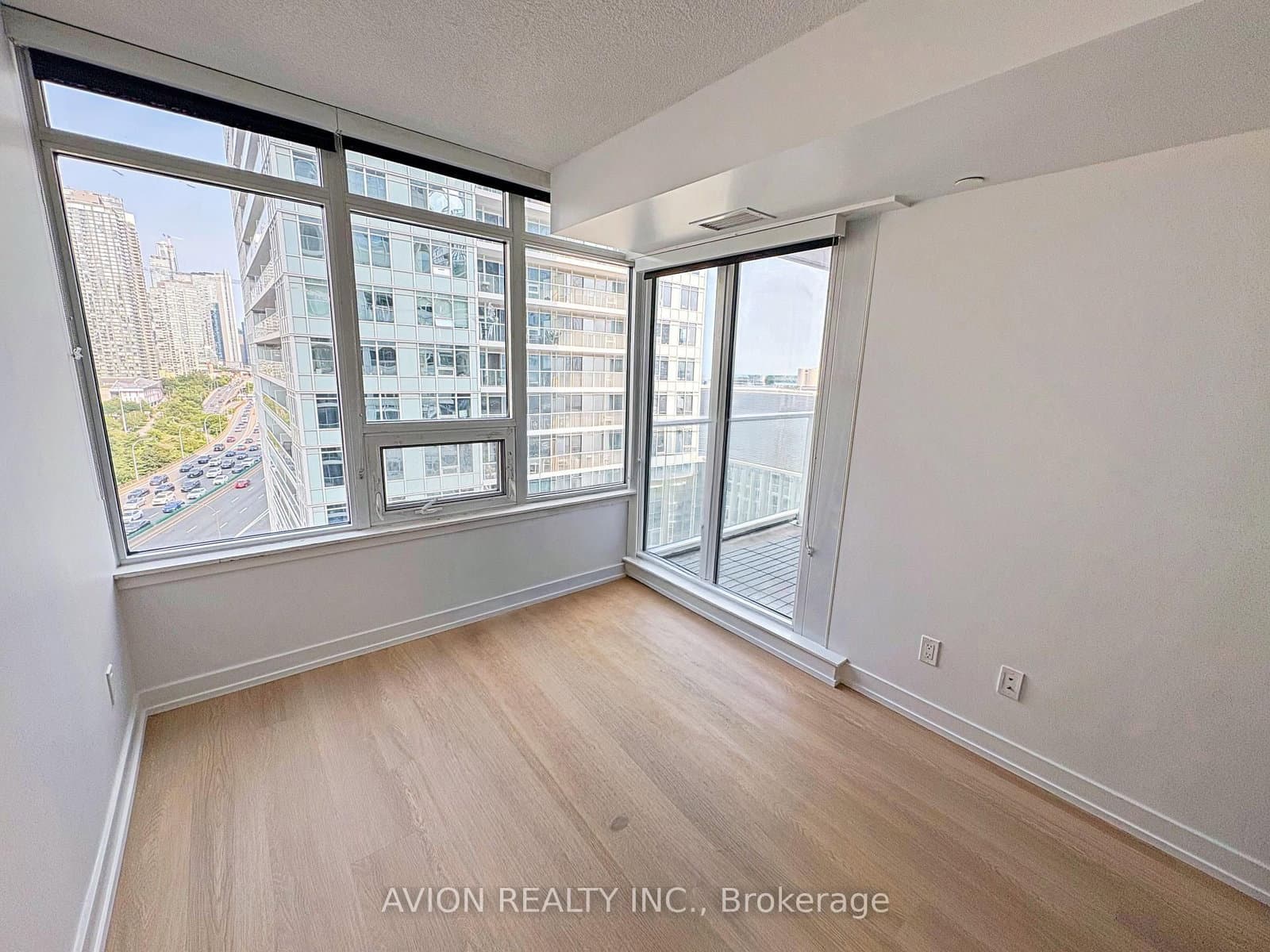 19 Bathurst Street, Unit 1609 thumbnail 8