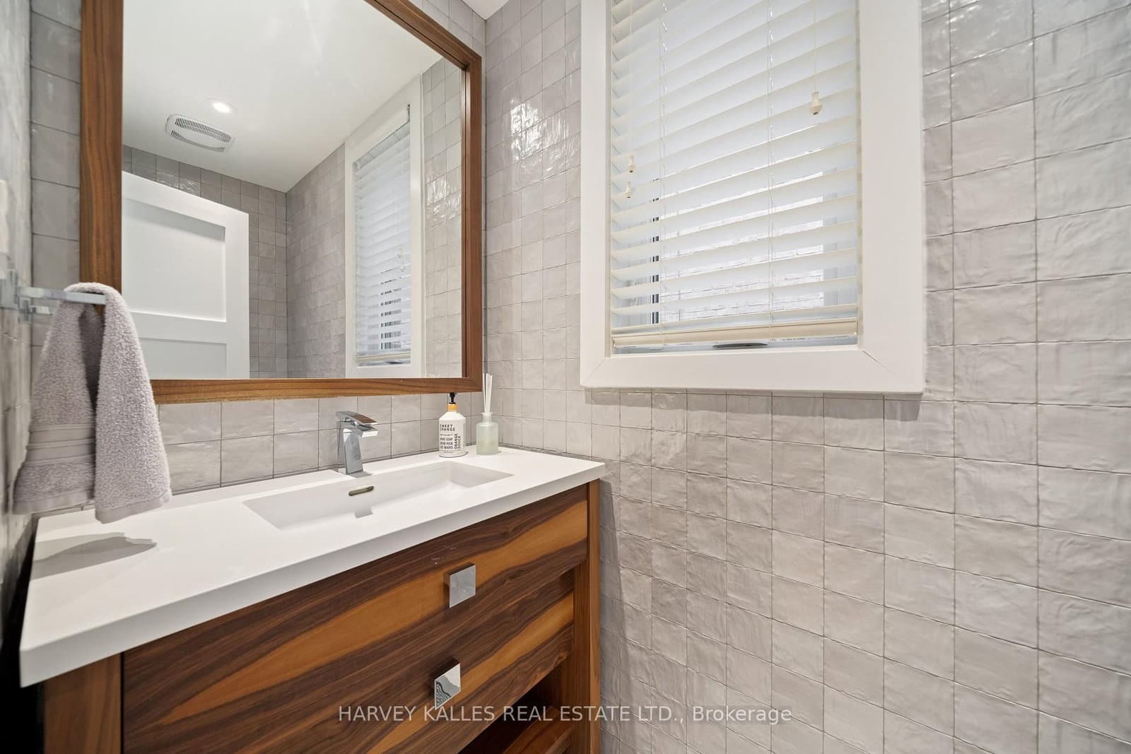 434 Bedford Park Avenue thumbnail 20