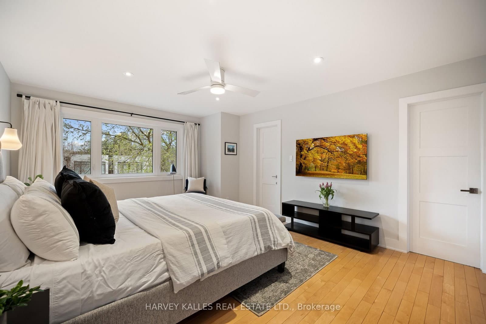434 Bedford Park Avenue thumbnail 24