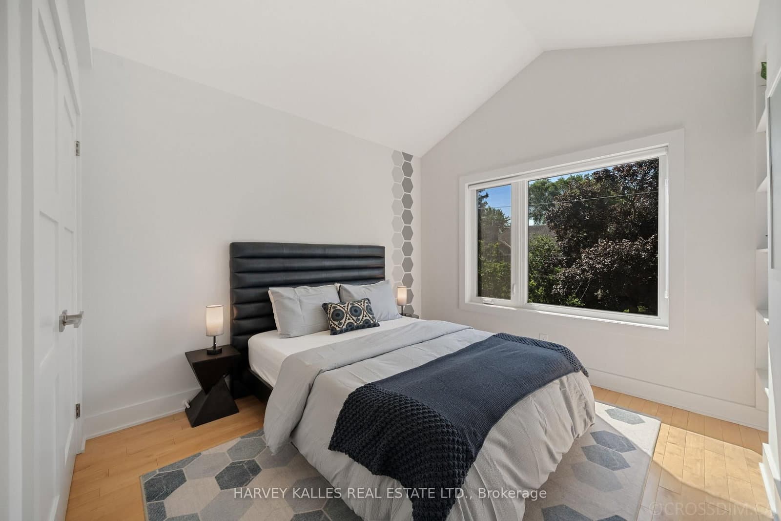434 Bedford Park Avenue thumbnail 29