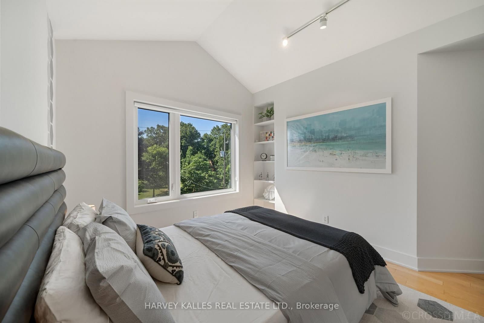 434 Bedford Park Avenue thumbnail 30