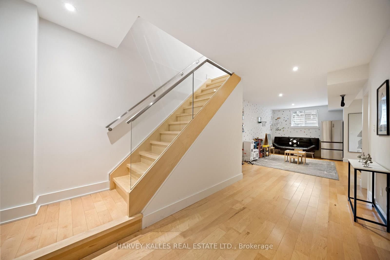 434 Bedford Park Avenue thumbnail 34