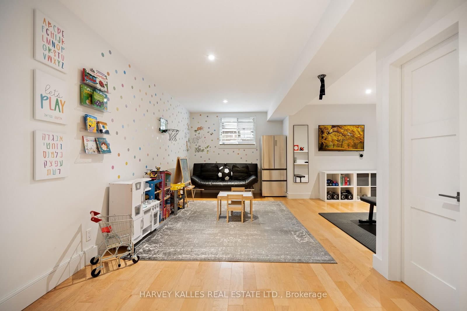 434 Bedford Park Avenue thumbnail 35