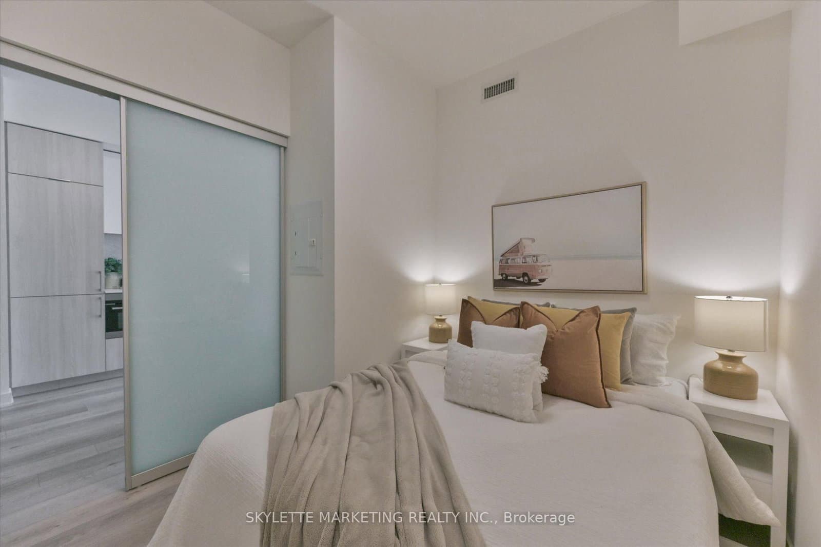 15 Queens Quay E, Unit 617 thumbnail 14