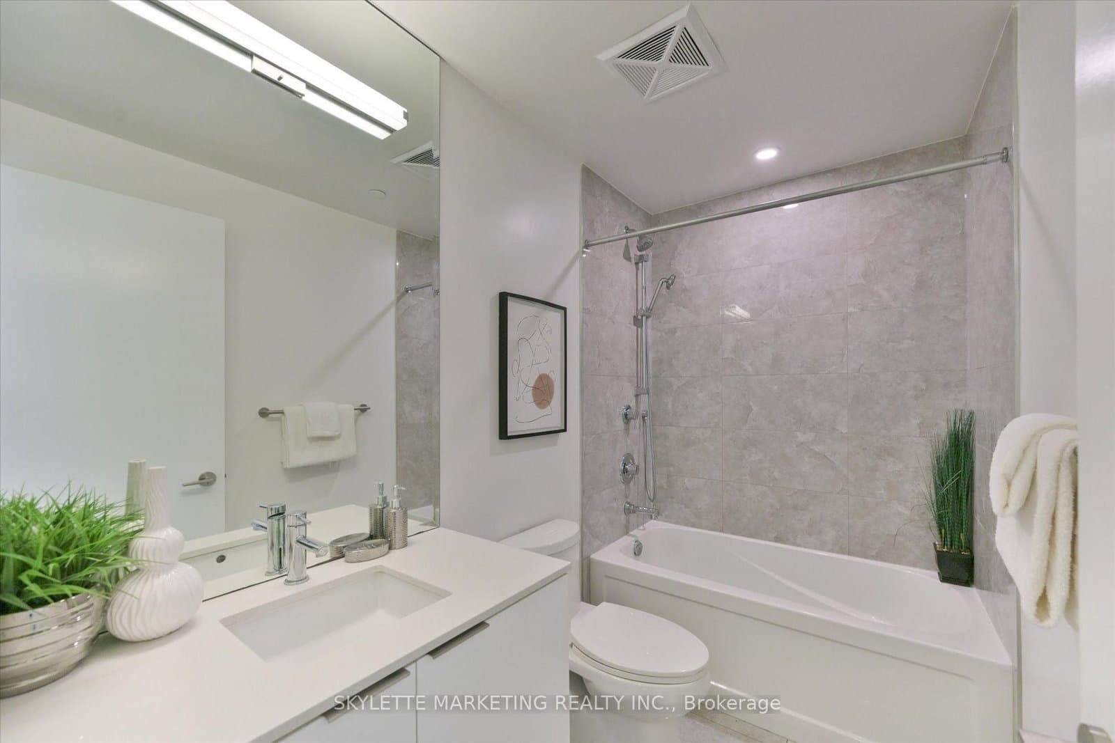 15 Queens Quay E, Unit 617 thumbnail 16