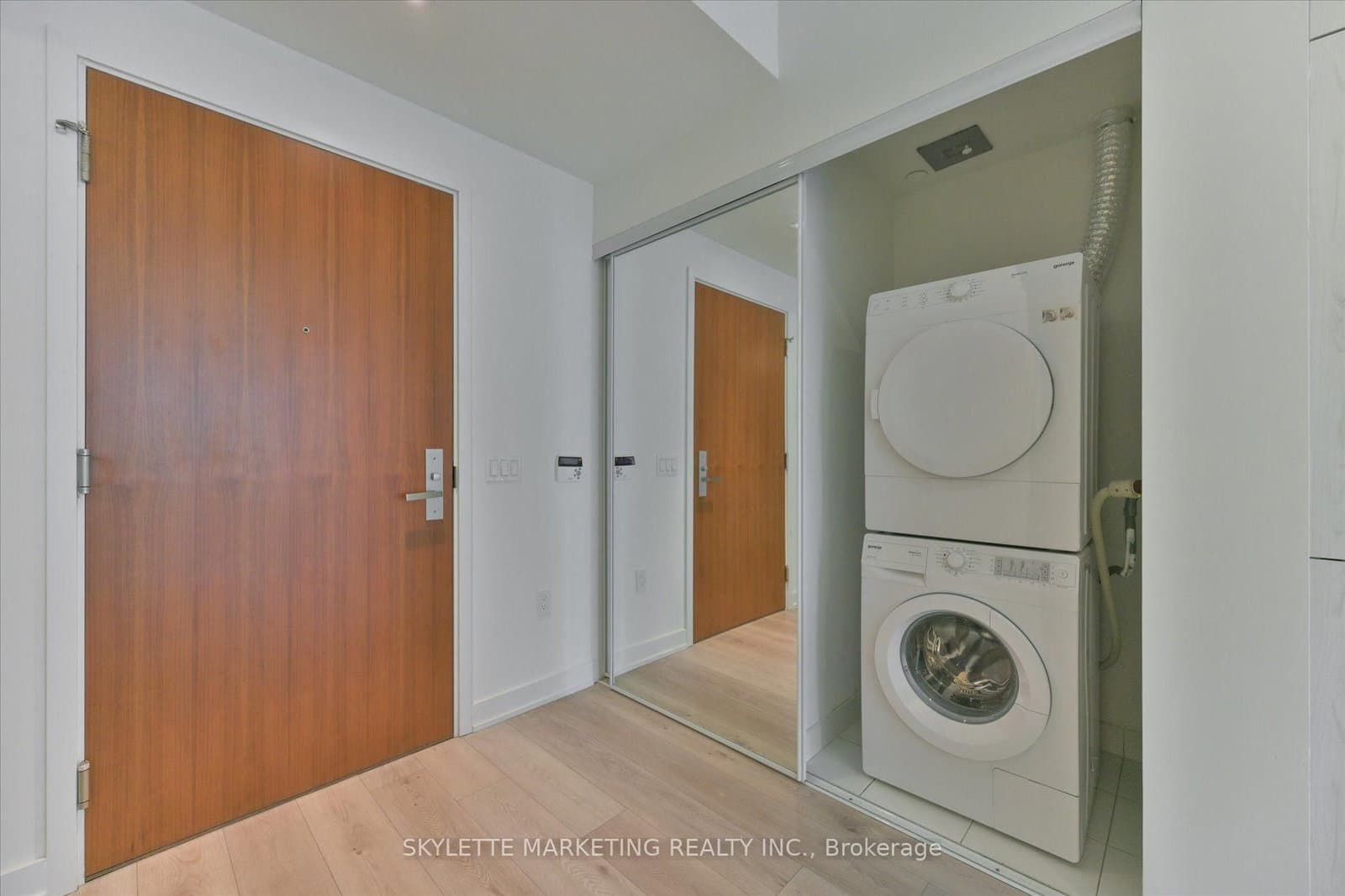 15 Queens Quay E, Unit 617 thumbnail 23
