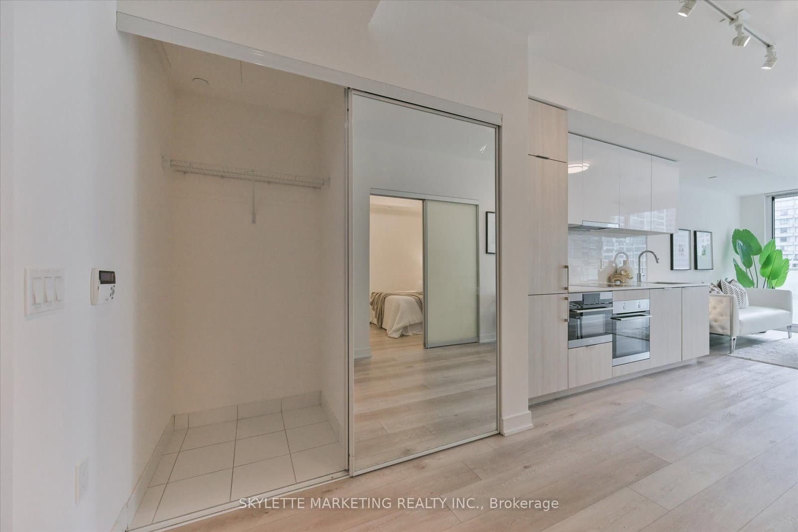 15 Queens Quay E, Unit 617 thumbnail 24