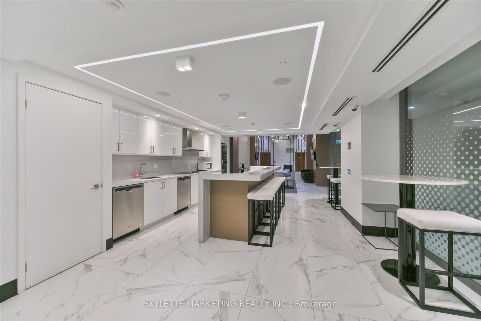 15 Queens Quay E, Unit 617 thumbnail 29