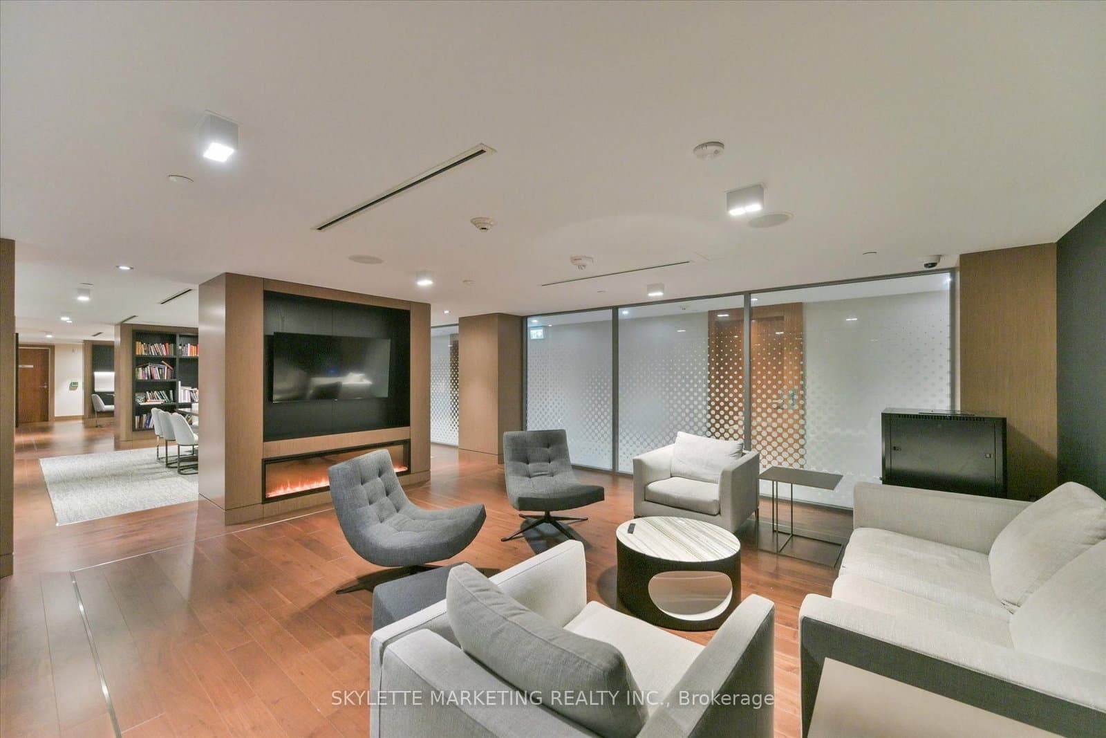 15 Queens Quay E, Unit 617 thumbnail 36