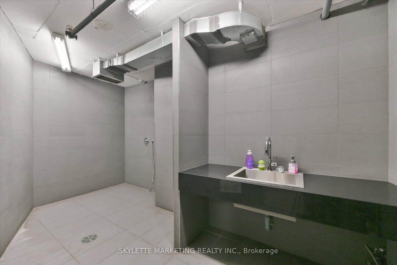 15 Queens Quay E, Unit 617 thumbnail 37