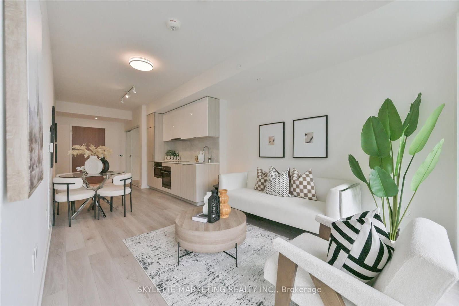 15 Queens Quay E, Unit 617 thumbnail 4