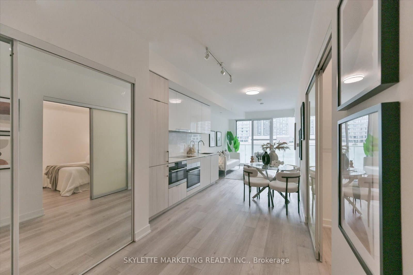 15 Queens Quay E, Unit 617 thumbnail 5