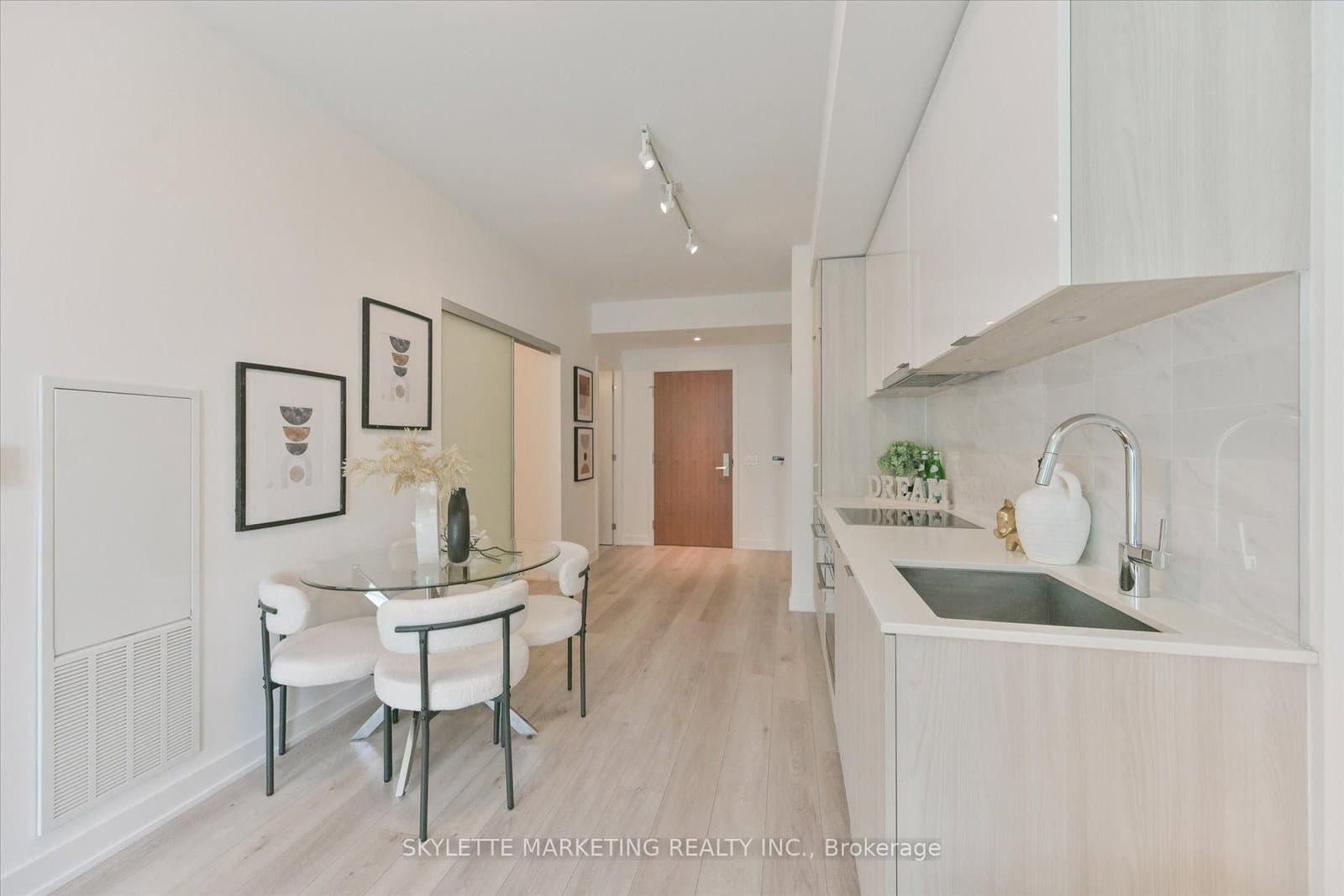 15 Queens Quay E, Unit 617 thumbnail 6