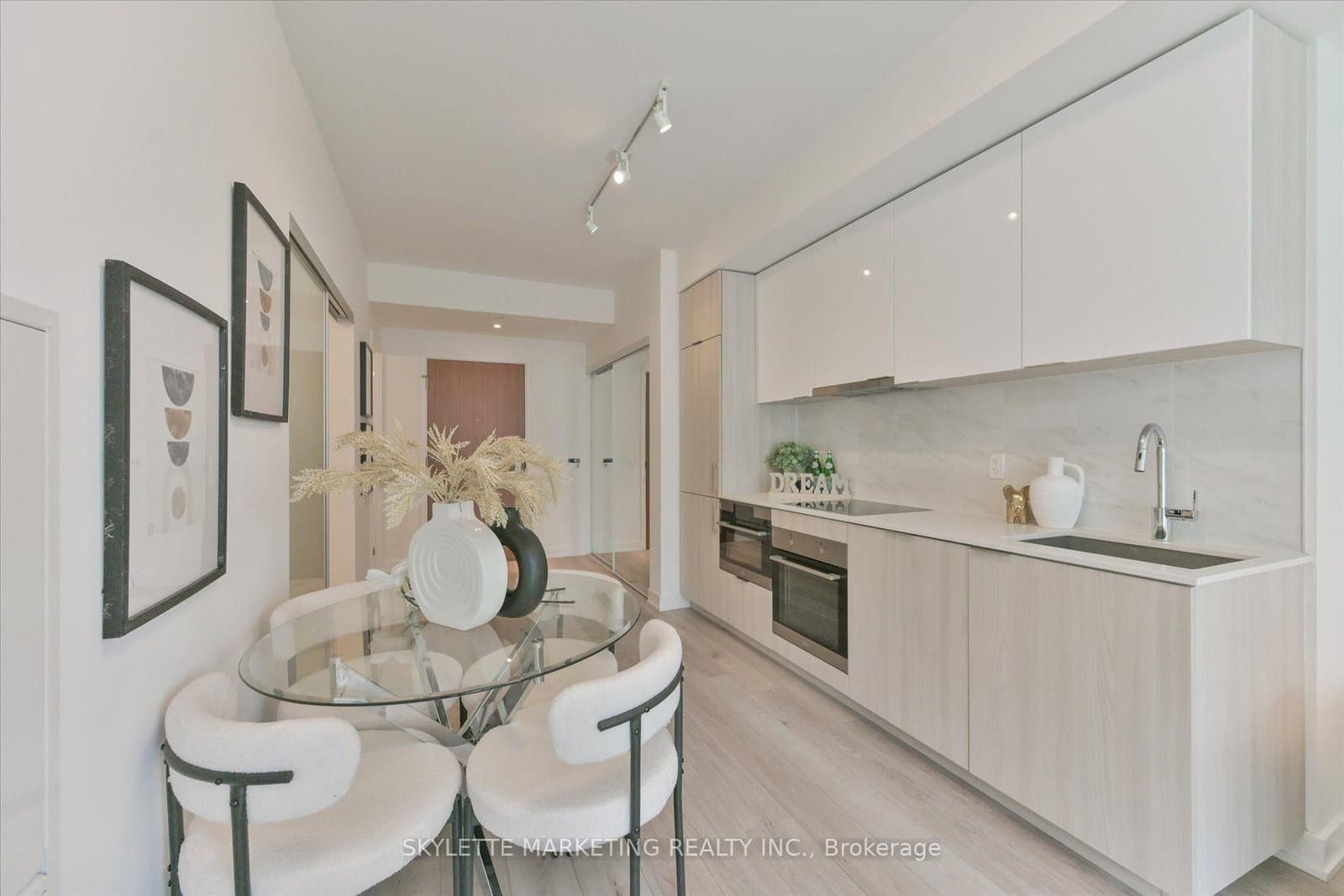 15 Queens Quay E, Unit 617 thumbnail 8