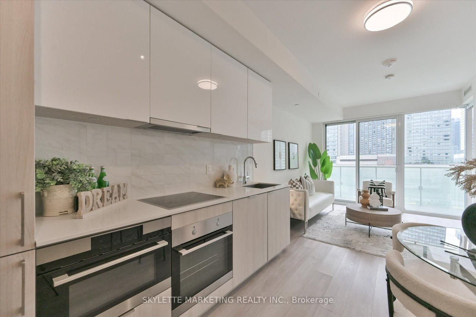 15 Queens Quay E, Unit 617 thumbnail 9