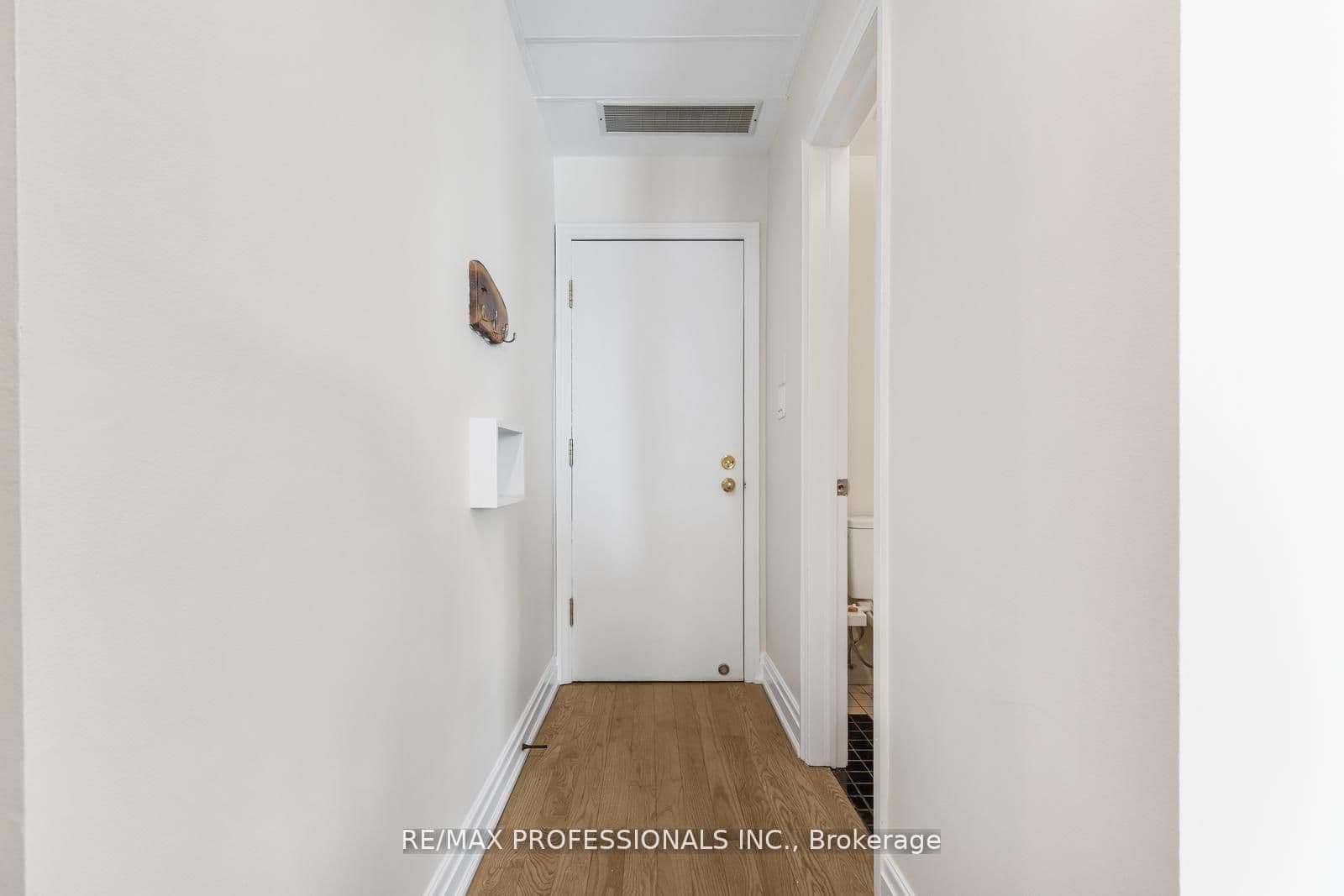 253 Wellesley Street E, Unit C thumbnail 17