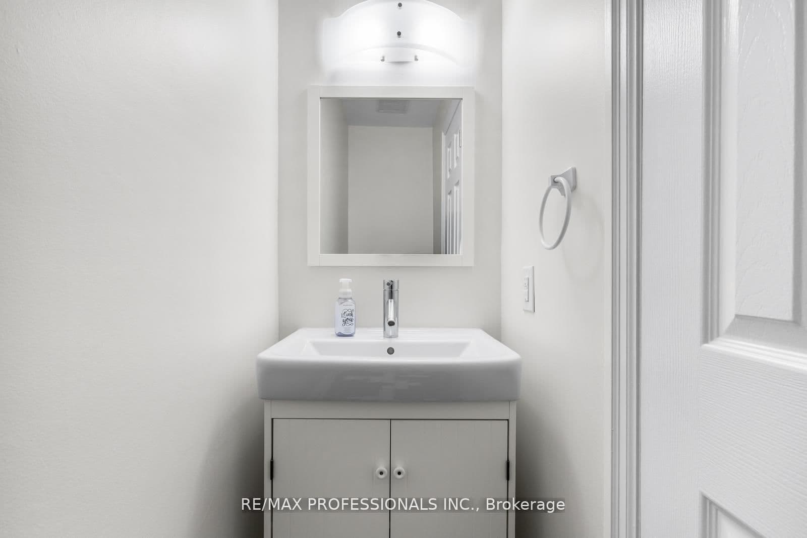 253 Wellesley Street E, Unit C thumbnail 18