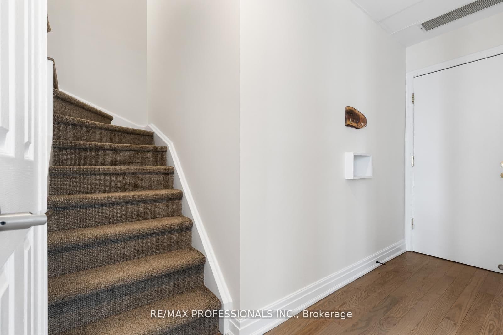 253 Wellesley Street E, Unit C thumbnail 19