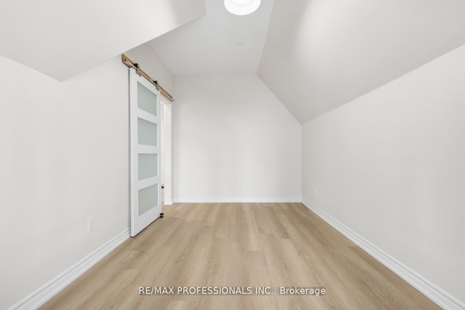 253 Wellesley Street E, Unit C thumbnail 26
