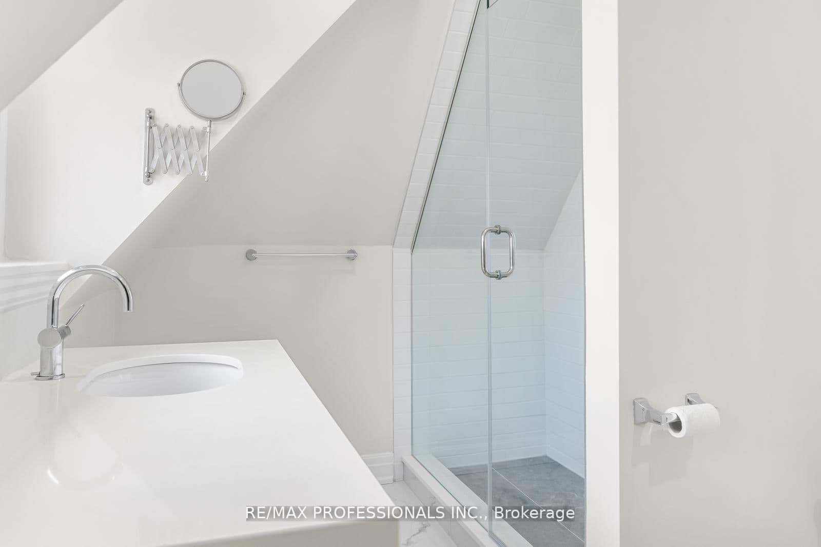 253 Wellesley Street E, Unit C thumbnail 29