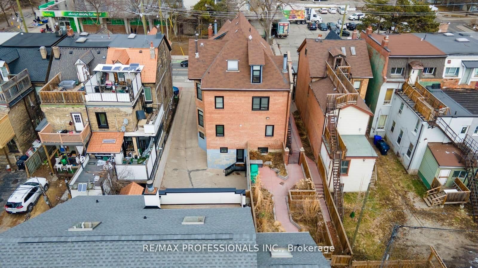 253 Wellesley Street E, Unit C thumbnail 38