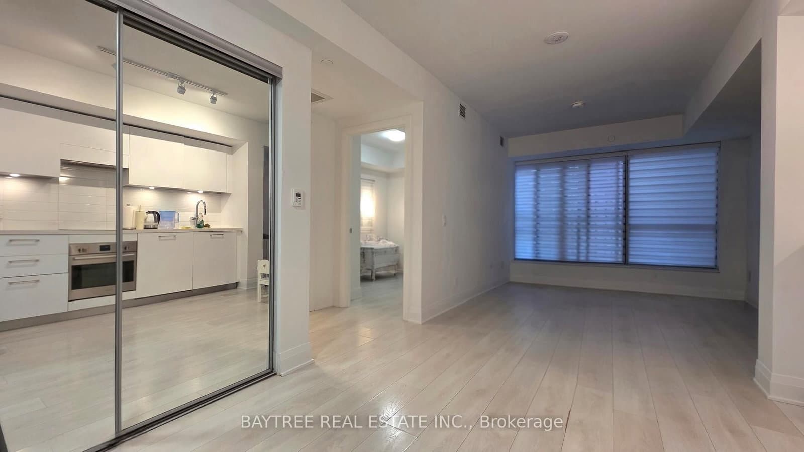 33 Frederick Todd Way, Unit 402 thumbnail 11