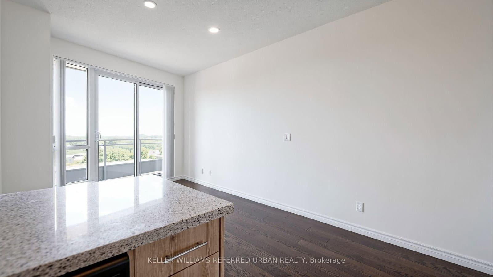 18 Holmes Avenue, Unit 912 thumbnail 6