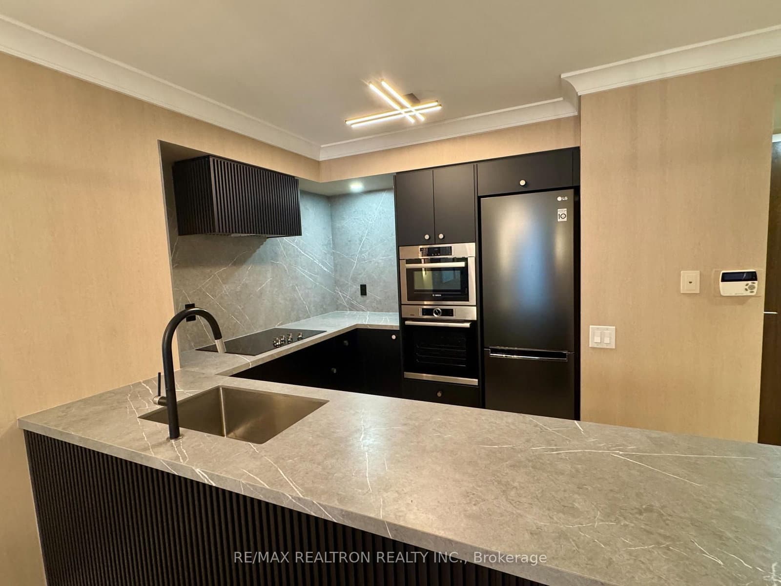 388 Bloor Street E, Unit 1107 thumbnail 6