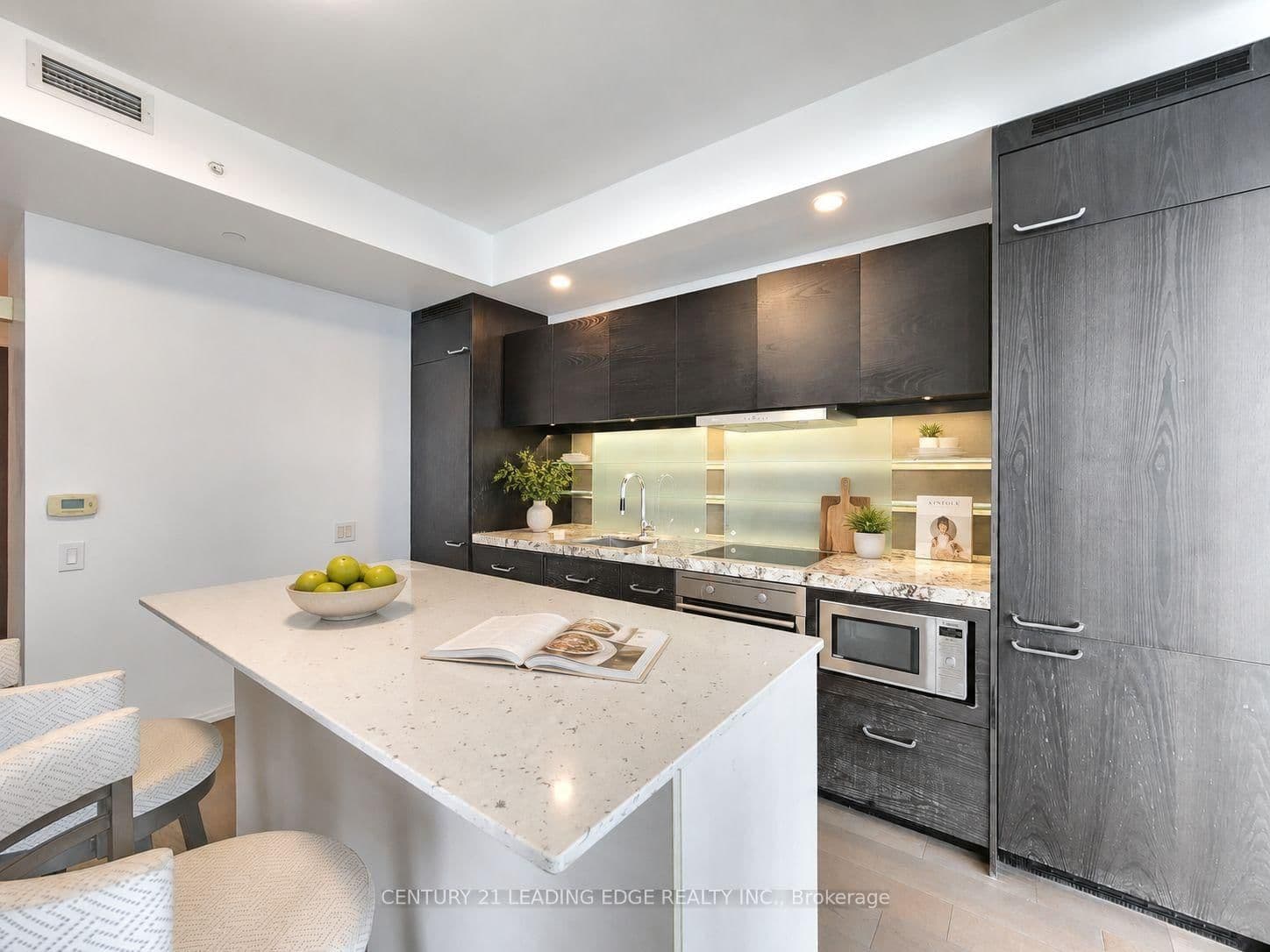 45 Charles Street E, Unit 4511 thumbnail 9