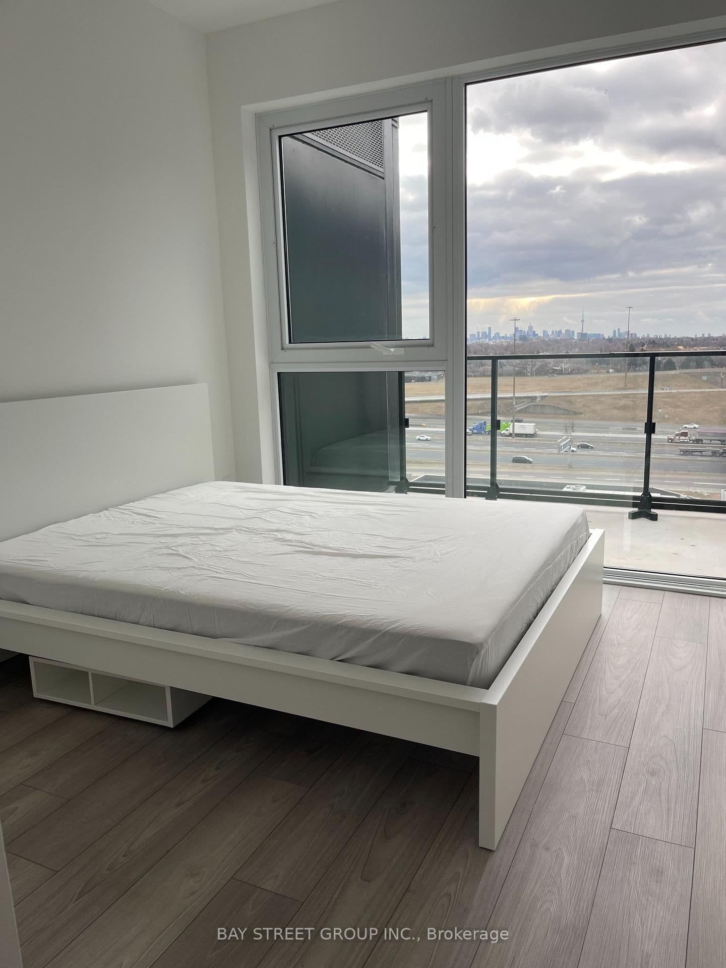 8 Tippett Road, Unit 1010 thumbnail 2