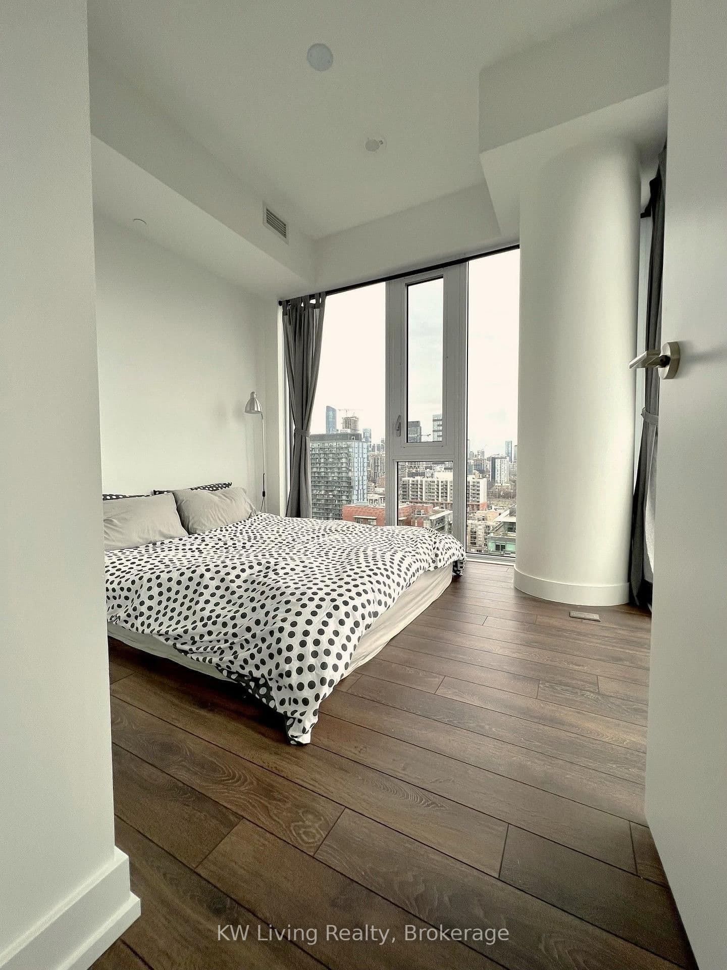 158 Front Street E, Unit 1920 thumbnail 19