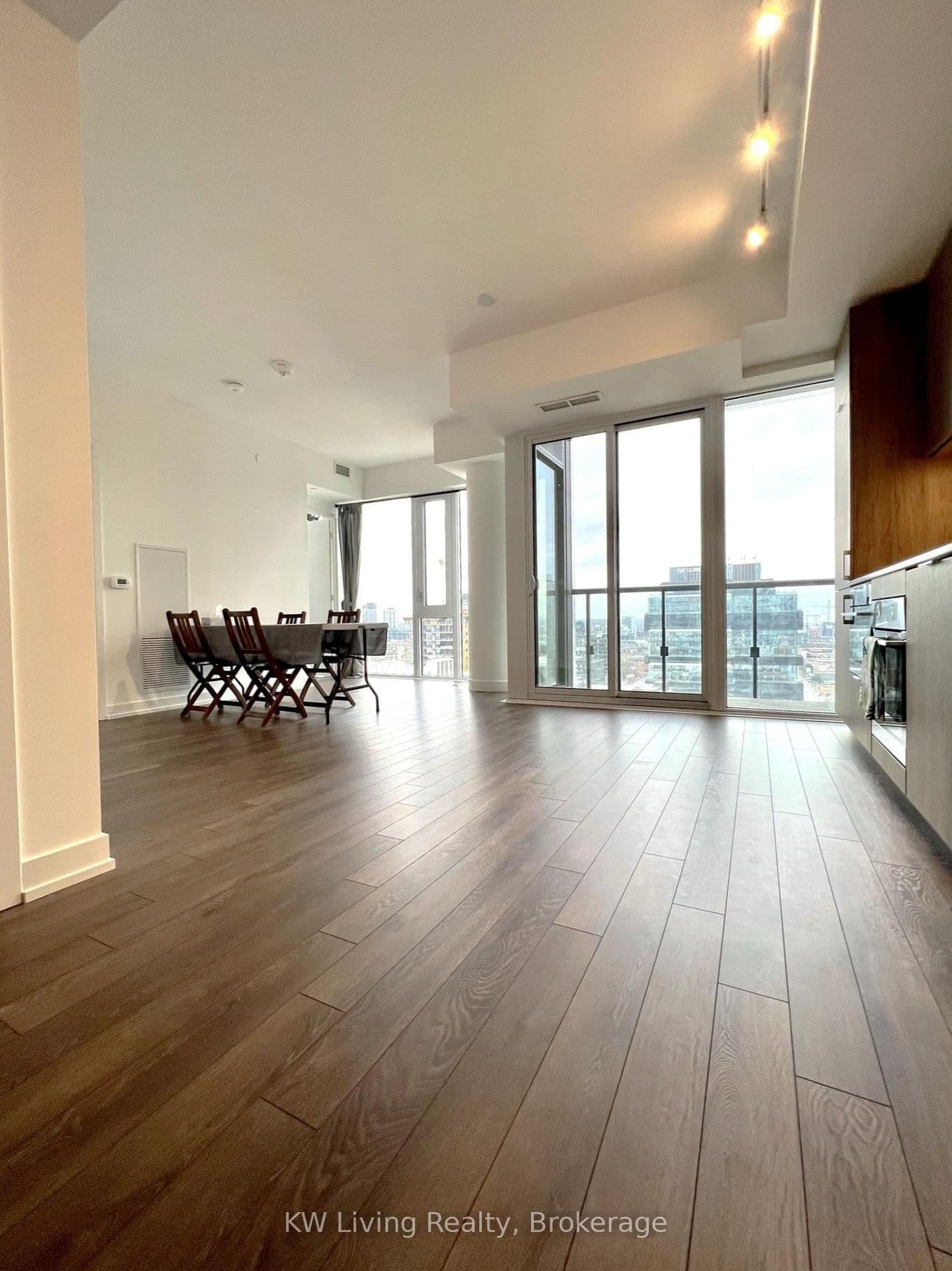158 Front Street E, Unit 1920 thumbnail 8