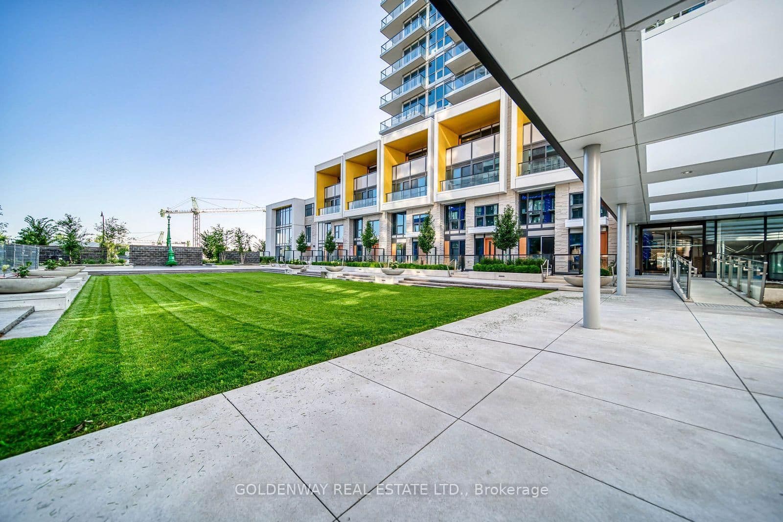 85 McMahon Drive, Unit 2109 thumbnail 16