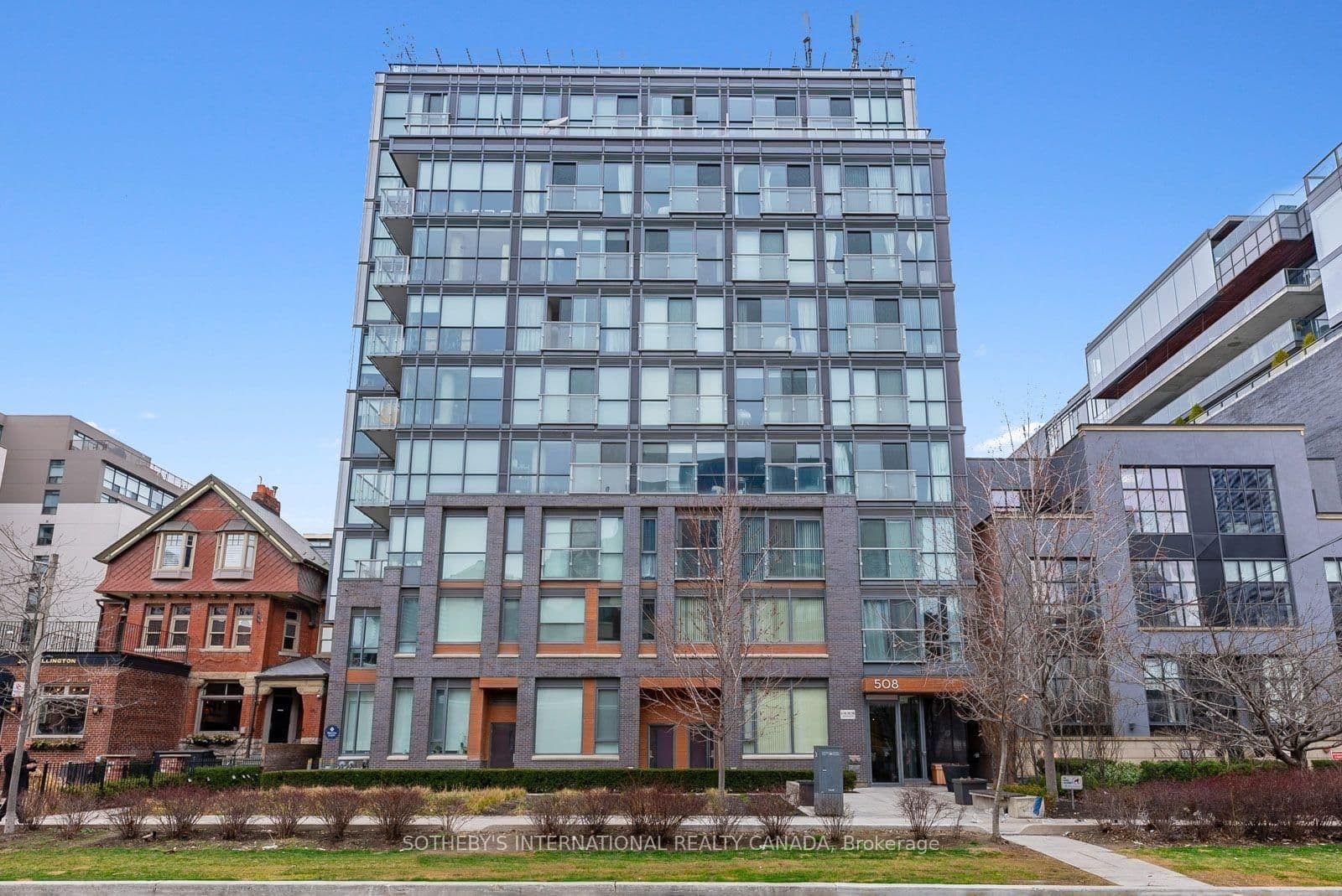 508 Wellington Street W, Unit 901 thumbnail 2