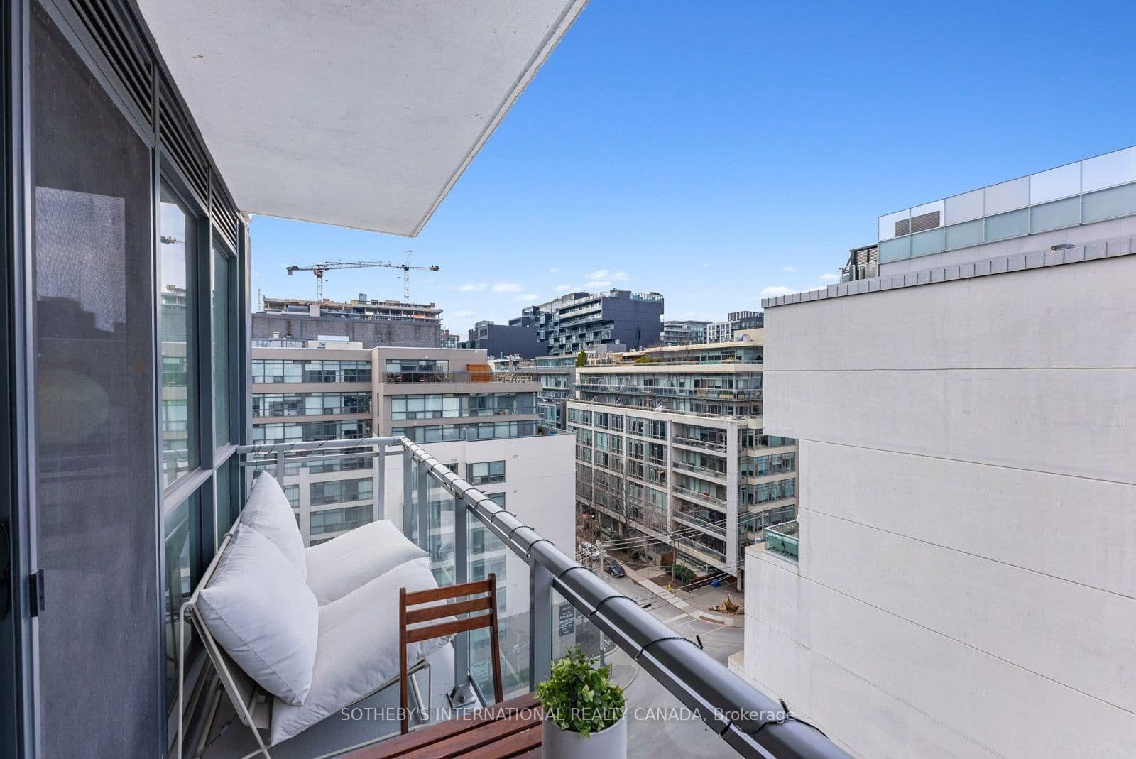508 Wellington Street W, Unit 901 thumbnail 24