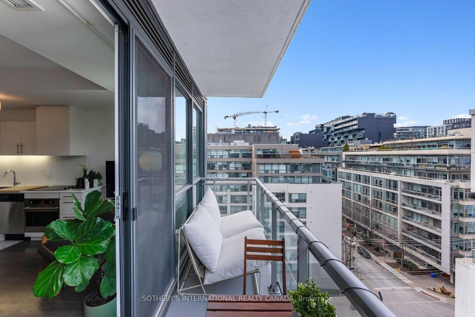 508 Wellington Street W, Unit 901 thumbnail 25