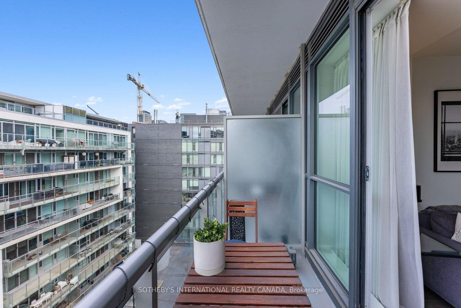 508 Wellington Street W, Unit 901 thumbnail 26