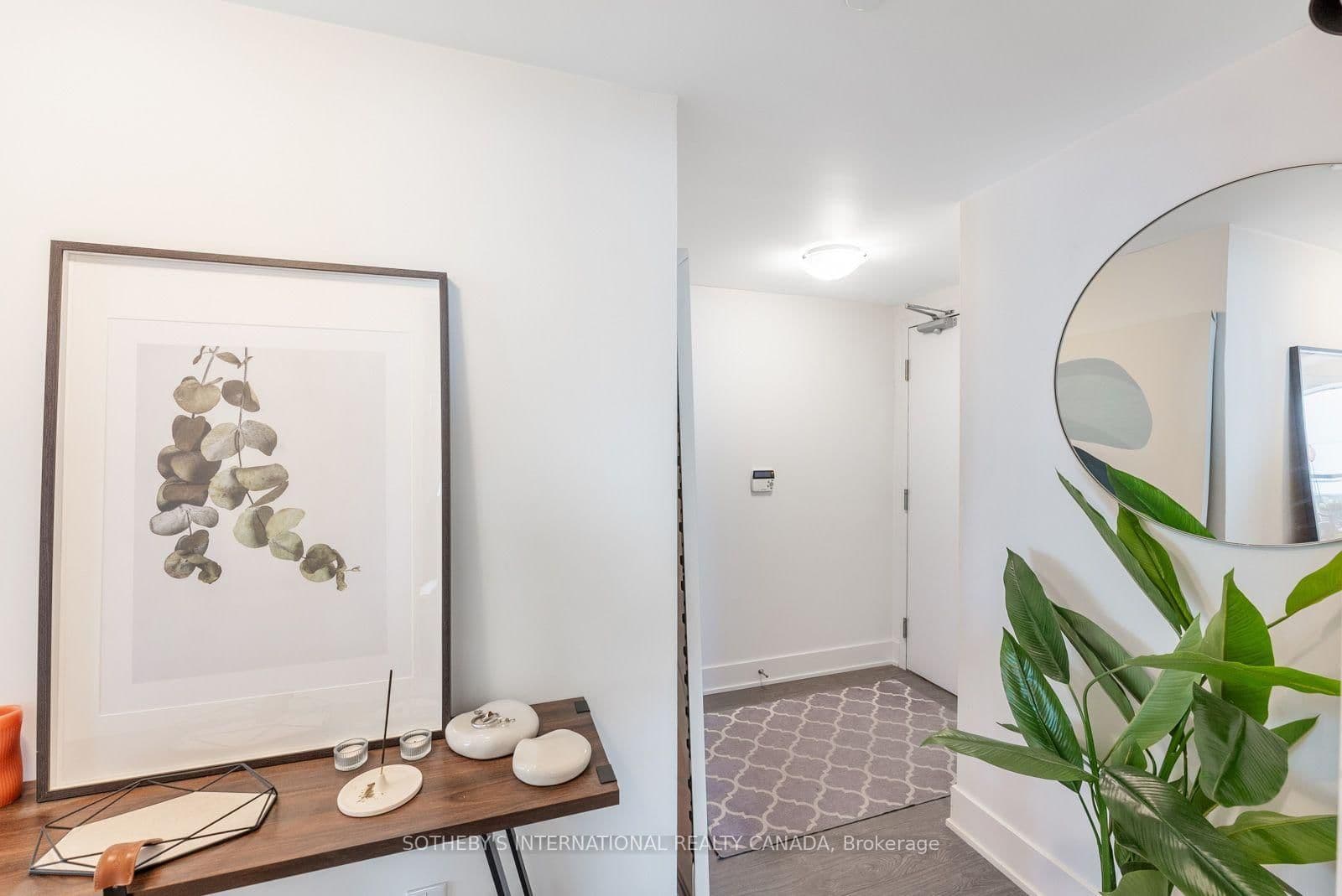 508 Wellington Street W, Unit 901 thumbnail 27
