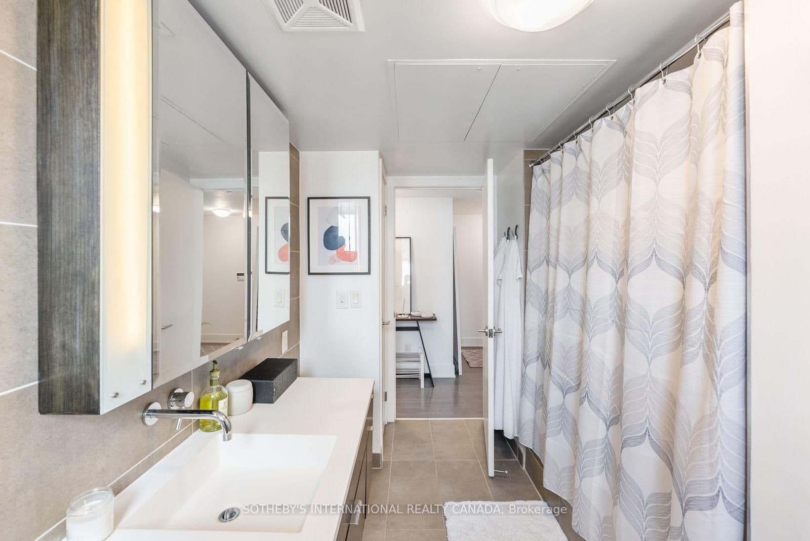 508 Wellington Street W, Unit 901 thumbnail 6