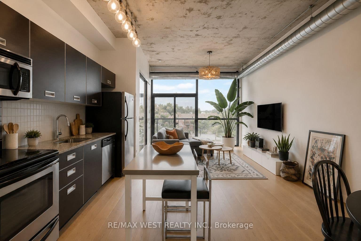 60 Bathurst Street, Unit 401 thumbnail 2
