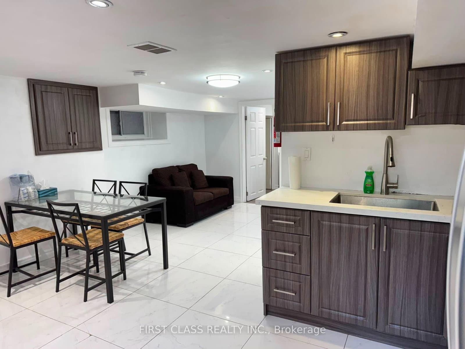 524 Bathurst Street, Unit Bsmnt thumbnail 4