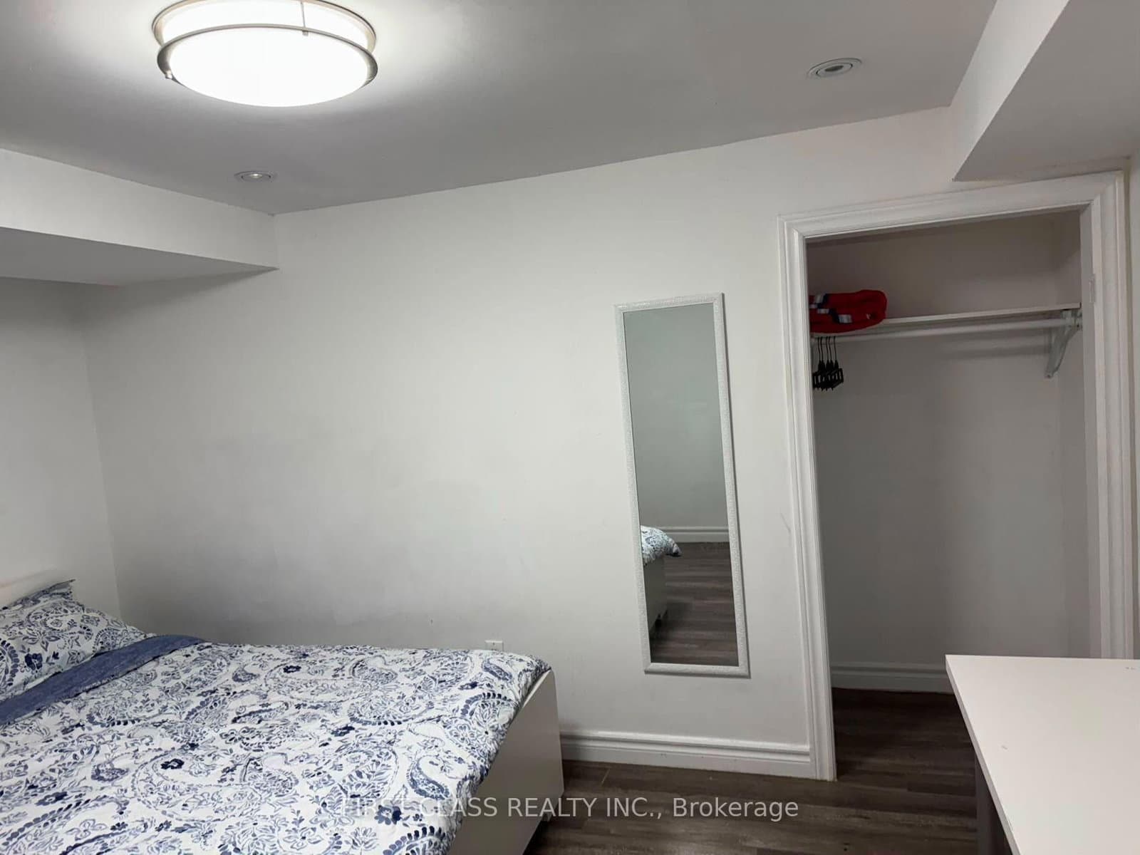 524 Bathurst Street, Unit Bsmnt thumbnail 7